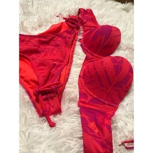 Roxy brand swimsuit barely worn!